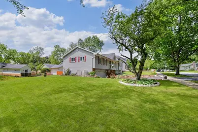 110 Oakwood Lane, Bartlett, IL 60103 - Photo 3