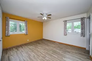 110 Oakwood Ln, Bartlett, IL 60103 - Photo 11