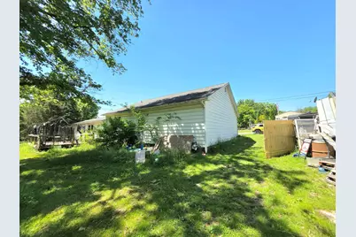 214 Pyle Street, Carrier Mills, IL 62917 - Photo 5