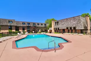 12 Oak Creek Dr, Buffalo Grove, IL 60089 - Photo 1