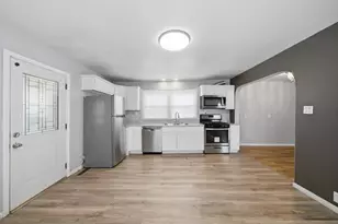 1517 E Roosevelt Rd, Wheaton, IL 60187 - Photo 11