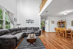 502 Heritage Ct, Saint Charles, IL 60175 - Photo 5