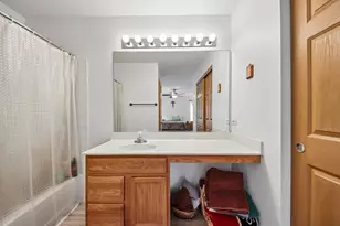 502 Heritage Ct, Saint Charles, IL 60175 - Photo 15