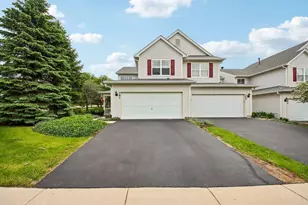 502 Heritage Ct, Saint Charles, IL 60175 - Photo 1
