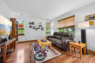 502 Heritage Ct, Saint Charles, IL 60175 - Photo 7