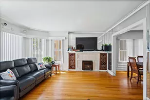 5224 W Oakdale Ave, Chicago, IL 60641 - Photo 3