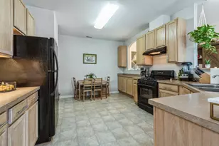 250 Rosehall Dr, Lake Zurich, IL 60047 - Photo 5