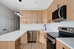 3992 S Lake Park Ave, Chicago, IL 60653 - Photo 3