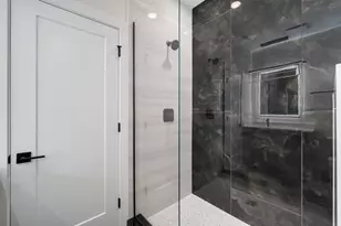 3992 S Lake Park Ave, Chicago, IL 60653 - Photo 13