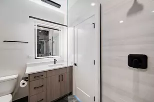 3992 S Lake Park Ave, Chicago, IL 60653 - Photo 15
