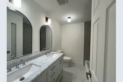 633 Dulles Road #B, Des Plaines, IL 60016 - Photo 9