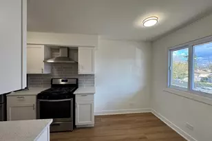 633 Dulles Rd, Des Plaines, IL 60016 - Photo 7