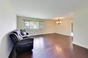 605 N Rohlwing Rd, Palatine, IL 60074 - Photo 3