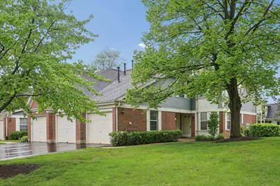1242 S Wellington Court #4, Buffalo Grove, IL 60089 - Photo 1