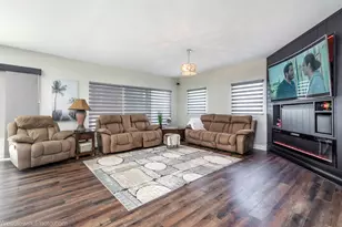1907 E Grand Ave, Lindenhurst, IL 60046 - Photo 7