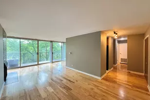 5900 Oakwood Dr, Lisle, IL 60532 - Photo 5