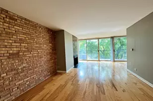 5900 Oakwood Dr, Lisle, IL 60532 - Photo 7