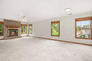 183 McLaren Dr N, Sycamore, IL 60178 - Photo 5
