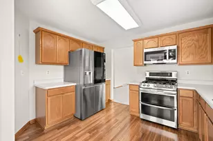 183 McLaren Dr N, Sycamore, IL 60178 - Photo 9
