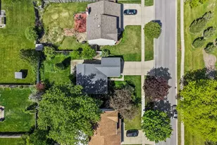 621 Cutter Ln, Elk Grove Village, IL 60007 - Photo 7