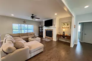 801 Ann Marie Dr, Utica, IL 61373 - Photo 9