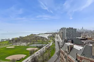 3900 N Lake Shore Dr, Chicago, IL 60613 - Photo 13