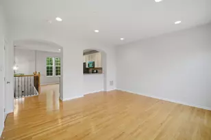 3129 Coral Ln, Glenview, IL 60026 - Photo 7