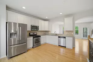 3129 Coral Ln, Glenview, IL 60026 - Photo 5