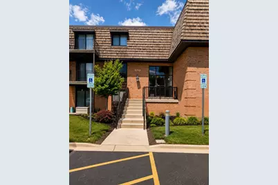1 Oak Creek Drive #1302, Buffalo Grove, IL 60089 - Photo 1