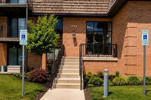 1 Oak Creek Dr, Buffalo Grove, IL 60089 - Photo 1