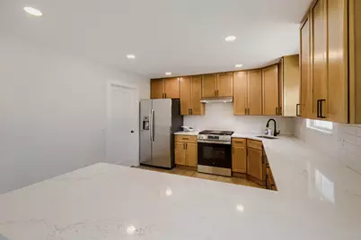 445 E Fullerton Avenue, Addison, IL 60101 - Photo 9