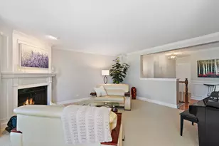 228 Hickory Ln, Lake Barrington, IL 60010 - Photo 5