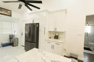 2252 W 71st St, Chicago, IL 60636 - Photo 7