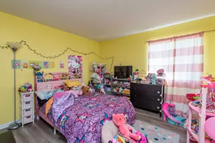 1995 W Meadowview Dr, Round Lake, IL 60073 - Photo 5