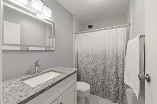 2005 S Finley Rd, Lombard, IL 60148 - Photo 17