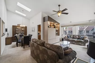 981 Pine Tree Circle S #981, Buffalo Grove, IL 60089 - Photo 3