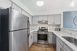 260 W Lynn Dr, Palatine, IL 60067 - Photo 13