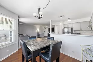 260 W Lynn Dr, Palatine, IL 60067 - Photo 5