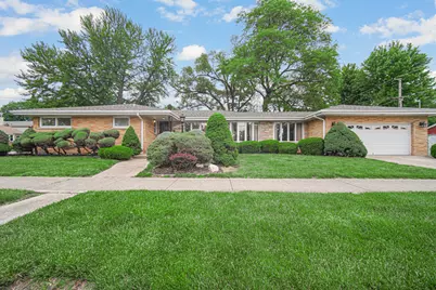 9259 S Springfield Avenue, Evergreen Park, IL 60805 - Photo 1