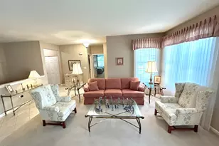 21224 Montclare Lake Dr, Crest Hill, IL 60403 - Photo 5