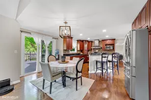 80 Chestnut Ct, Elgin, IL 60120 - Photo 7