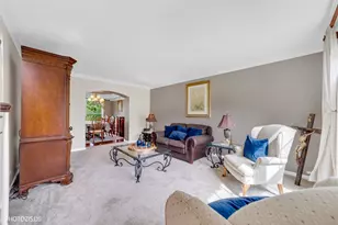 80 Chestnut Ct, Elgin, IL 60120 - Photo 5