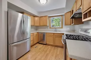 1640 Edinburgh Ct, Aurora, IL 60504 - Photo 5