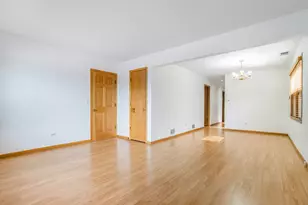 6120 W Eastwood Ave, Chicago, IL 60630 - Photo 3