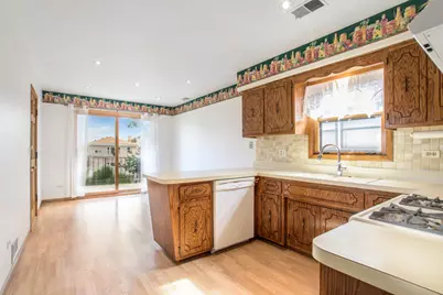 6120 W Eastwood Avenue #2, Chicago, IL 60630 - Photo 5