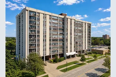33 N Main Street #10J, Lombard, IL 60148 - Photo 1