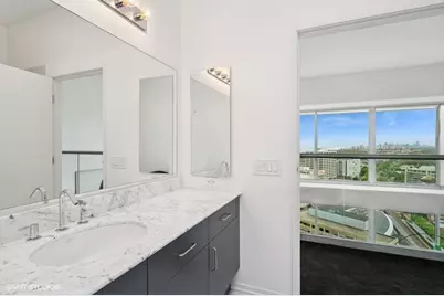 1720 Maple Avenue #2710, Evanston, IL 60201 - Photo 23