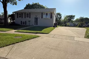 424 Rambler Pl, Streamwood, IL 60107 - Photo 1