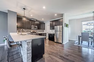 2515 Huntleigh Ln, Woodridge, IL 60517 - Photo 11