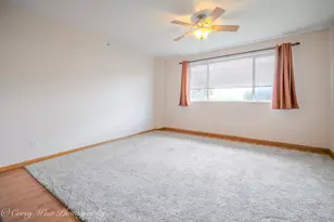 575 N Strack St, Cortland, IL 60112 - Photo 5